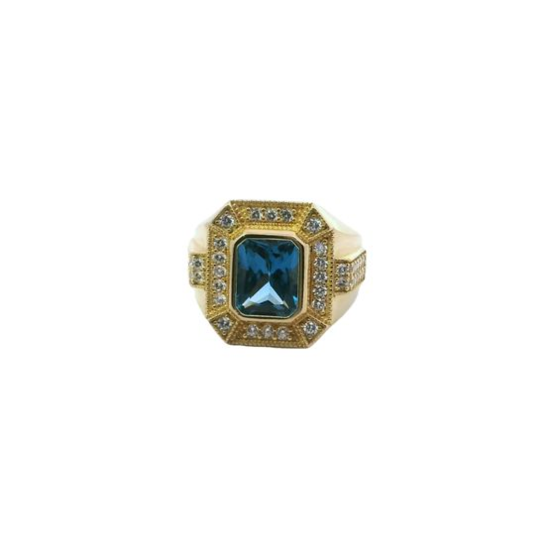 Elegant Gold and Blue Gemstone Ring