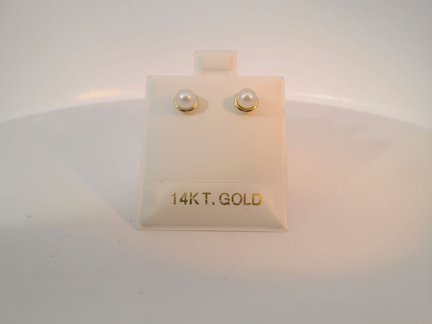 Gold Stud Earrings with Round Pearl