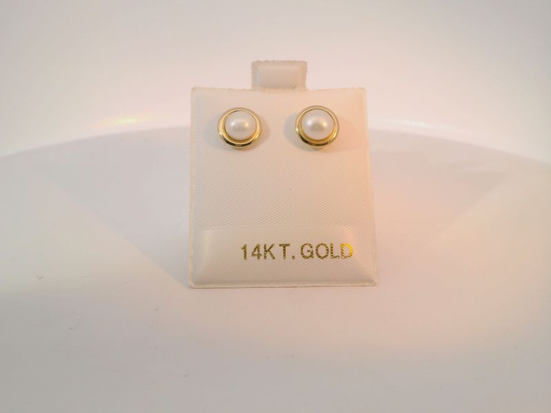 Classic Gold Stud Earrings with Round Cabochon Pearls