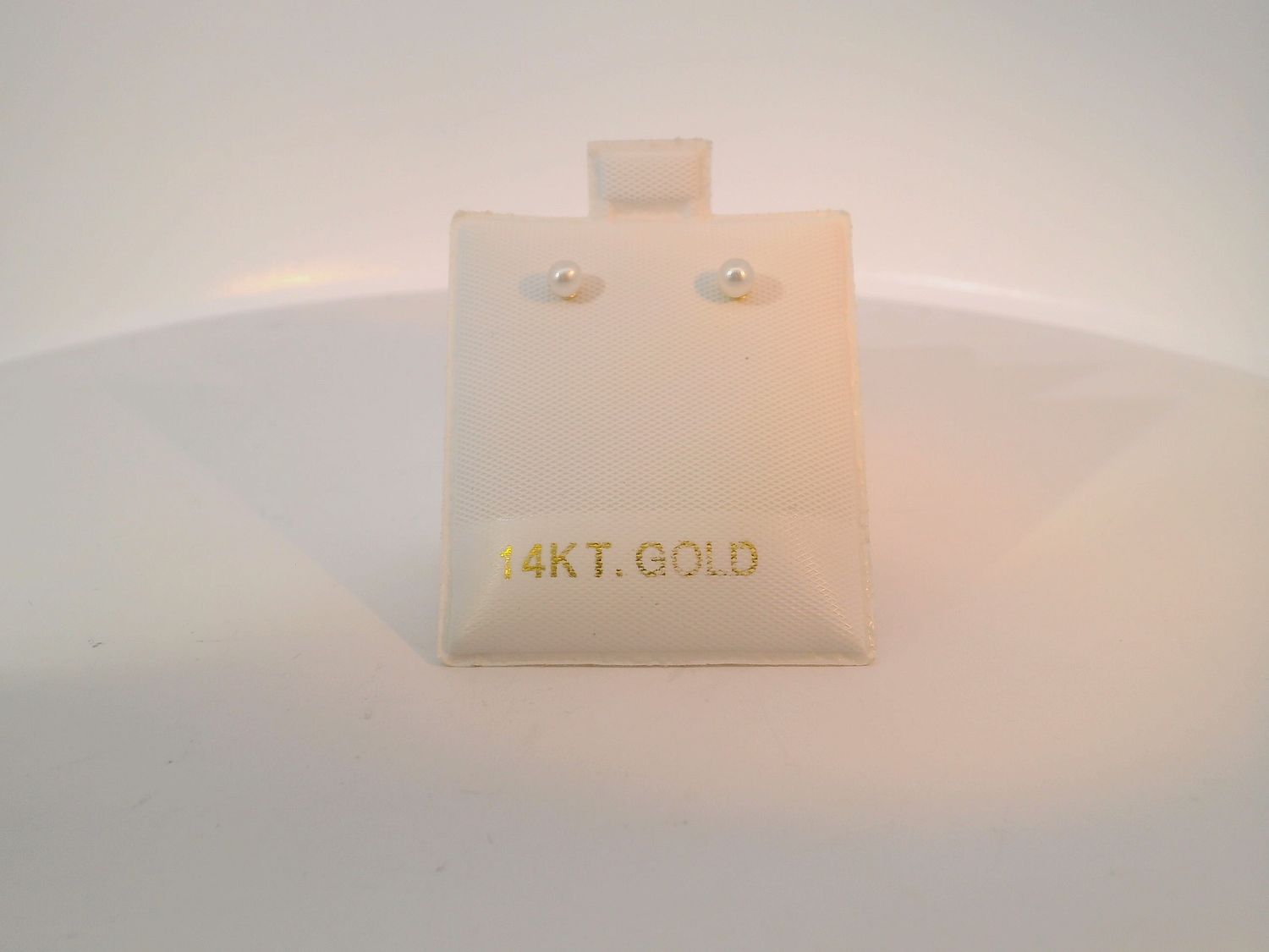 14K Gold Stud Earrings with Round Pearl