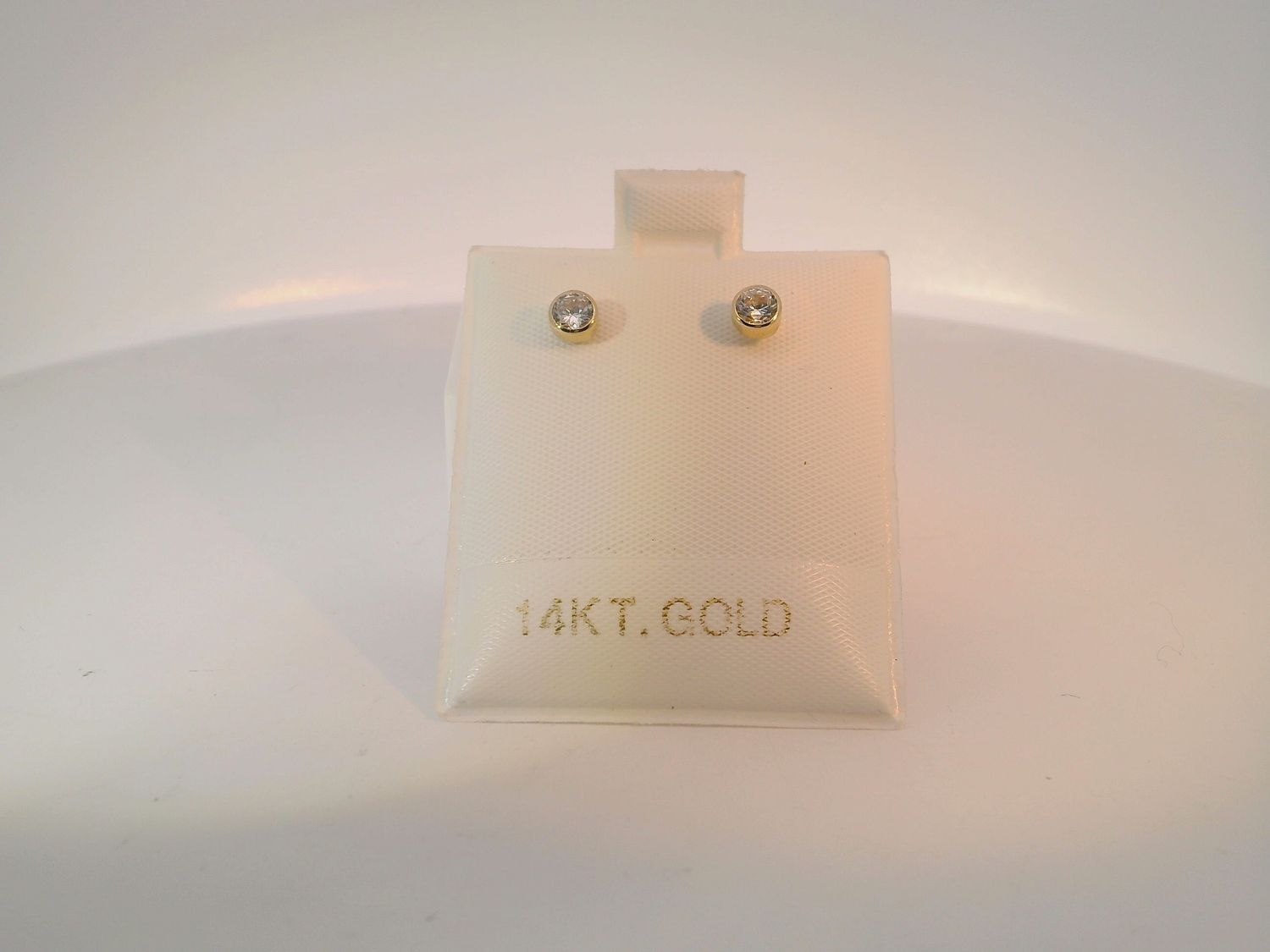 14k Gold Classic Stud Earrings