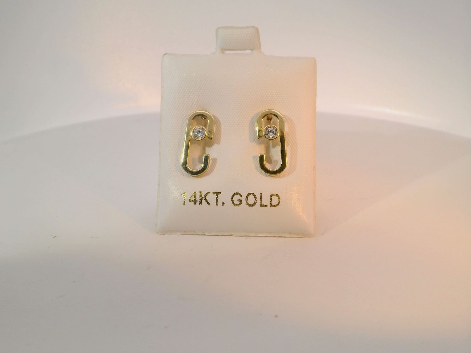 14K Yellow Gold Round Cut Stone Stud Earrings
