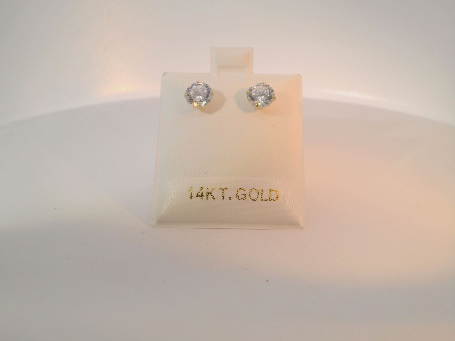 Gold Stud Earrings with Round  stone