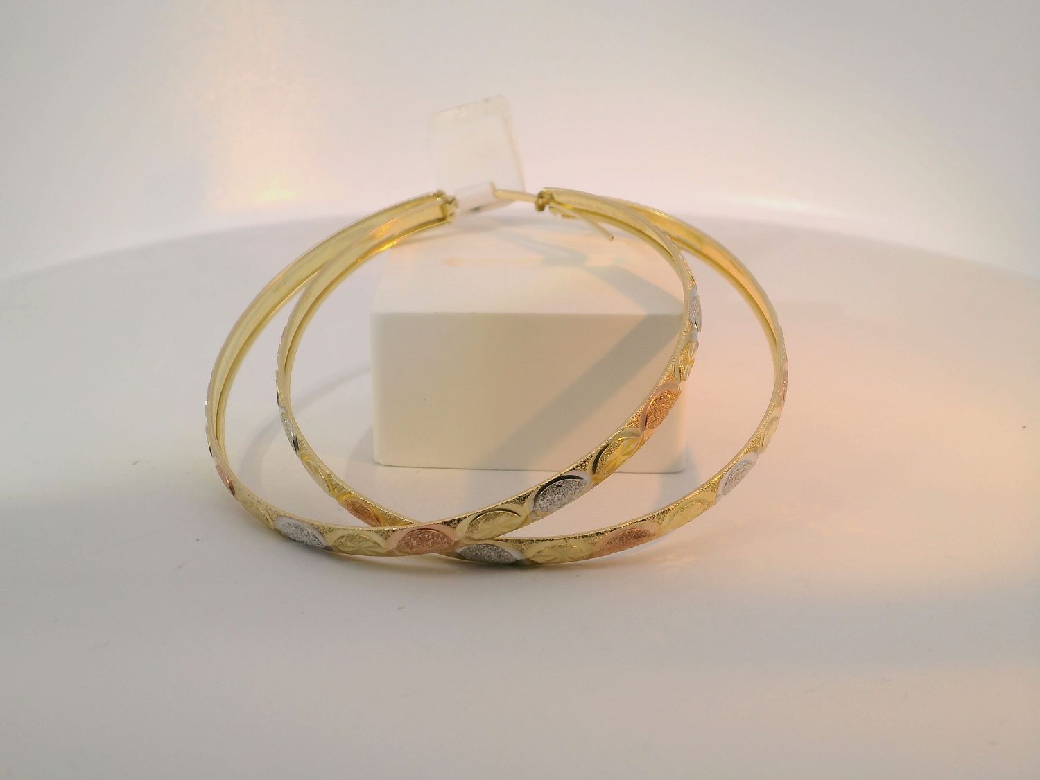 Elegant 14k Gold Hoop Earrings