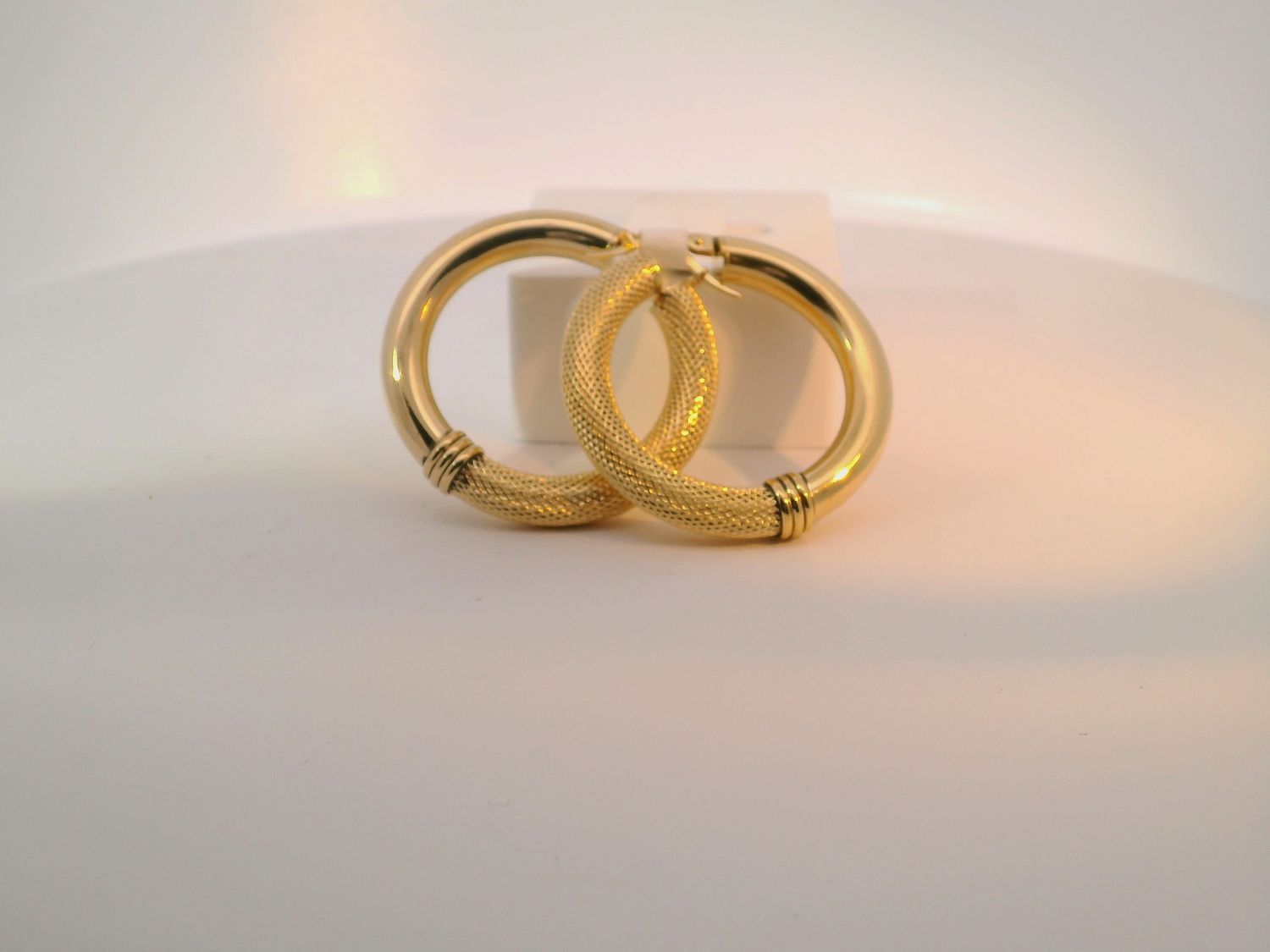 Elegant 14k Gold Hoop Earrings - Classic Style