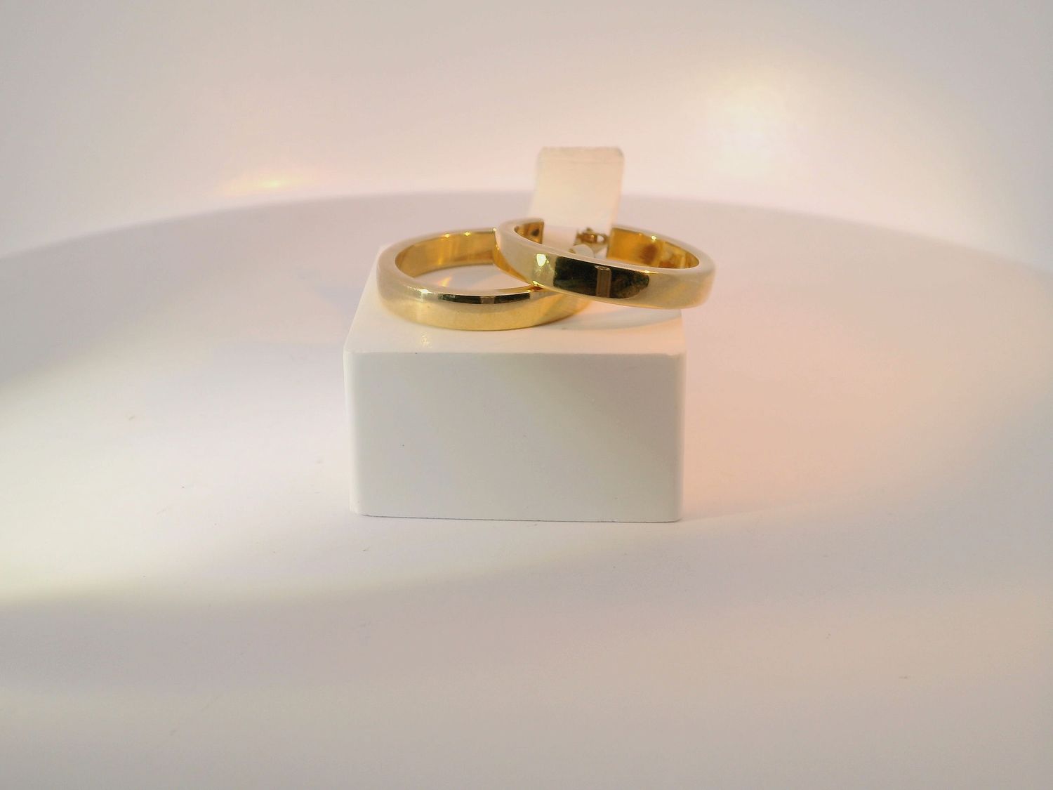 Classic 14k Gold Wedding Band Set