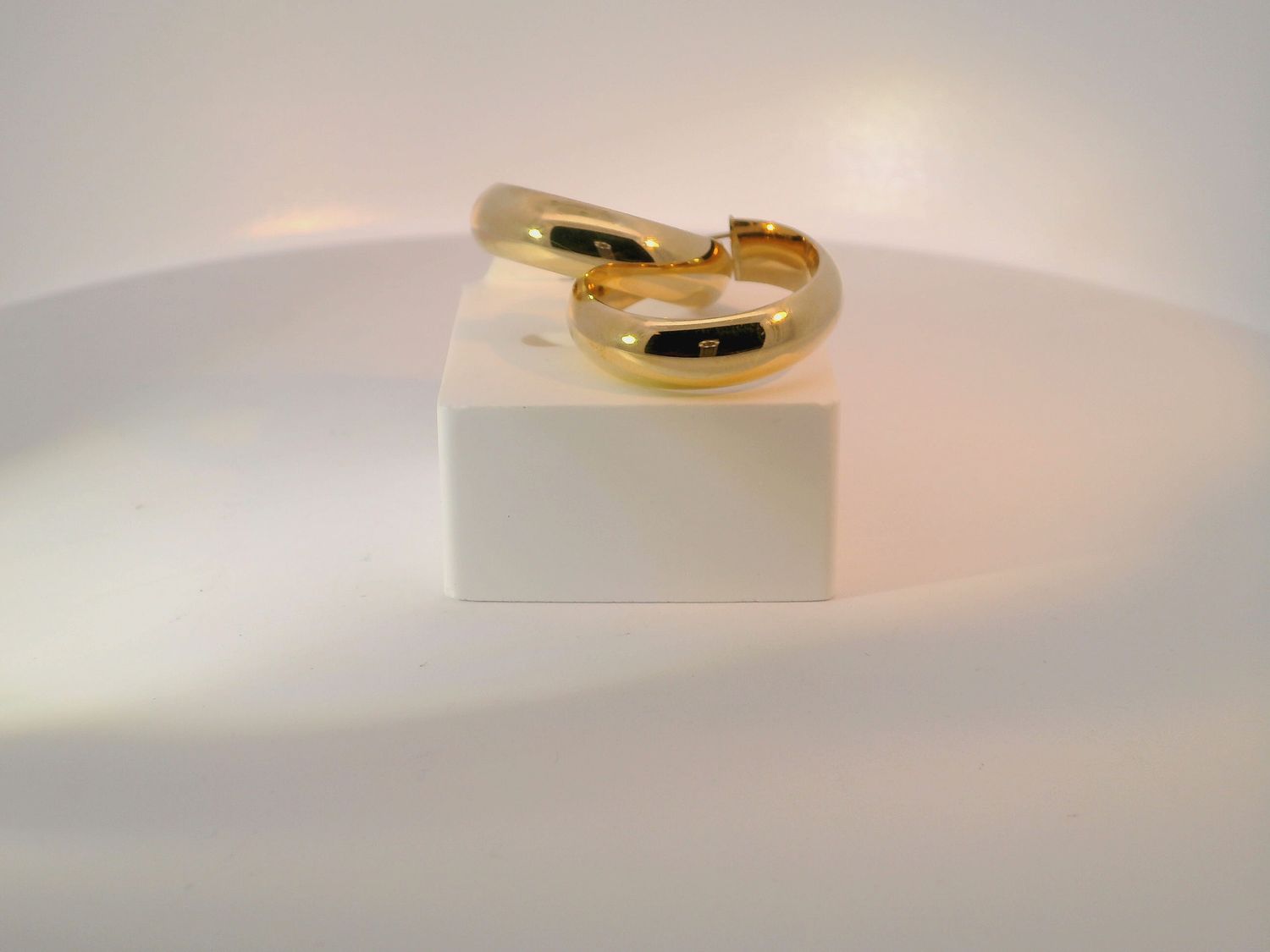 14k Gold Classic Hoop Earrings