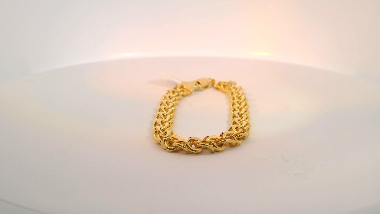 Elegant Yellow Gold Chain Bracelet