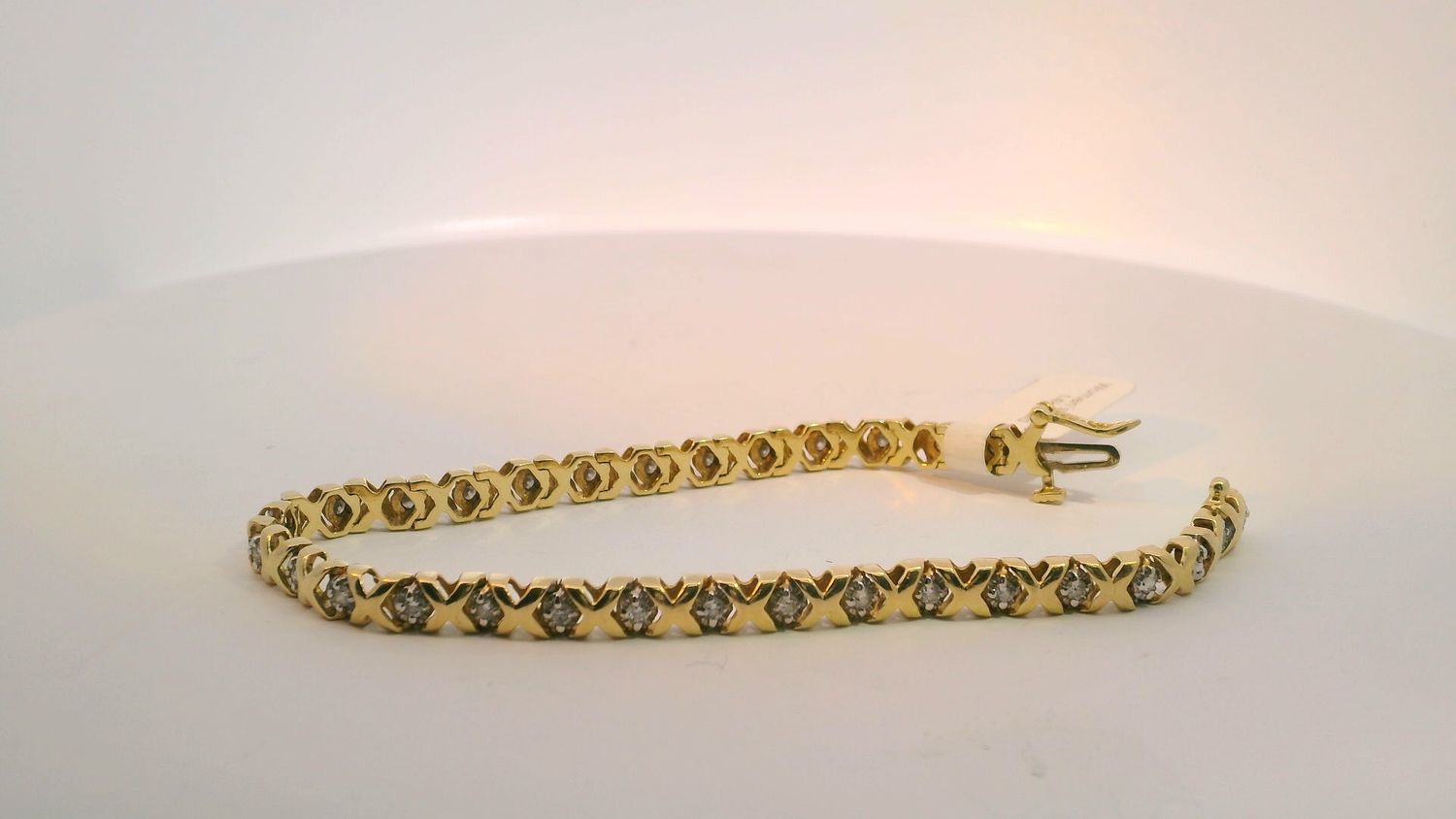 Elegant Yellow 14K Gold Tennis Bracelet with Round Brilliant Diamonds