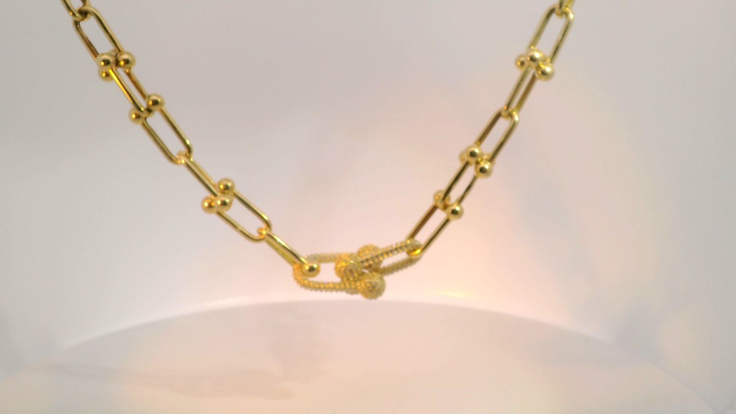Elegant Yellow 10K Gold Link Chain Necklace