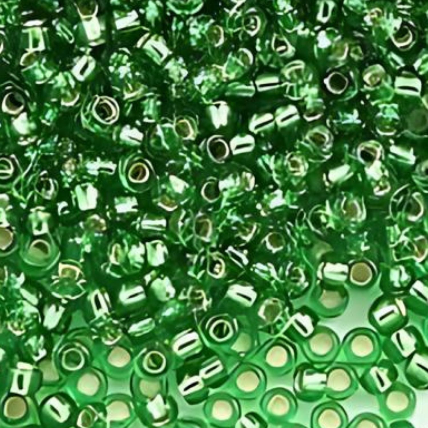 #11 Toho Seed Beads, Silver Lined Grass Green, 2x2mm, 10 Grams/0.35oz, Approx 1110pcs