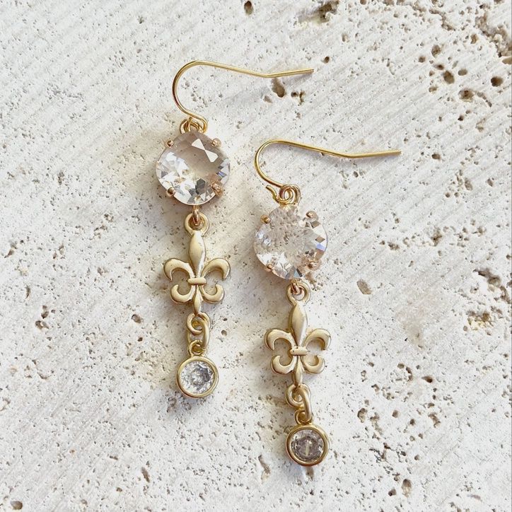 Fleur De Lis Earring (E24116), Color: Gold