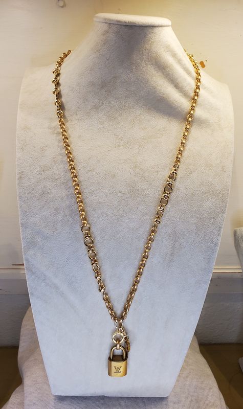 Louis Vuitton Lock &amp; Key Long Gold Bow Link Necklace