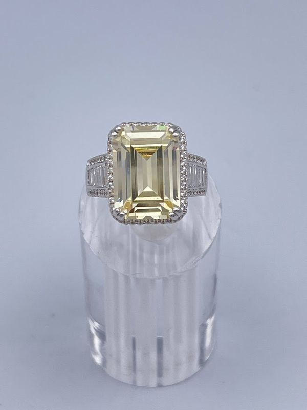 Canary Silver Ring (83R7954)