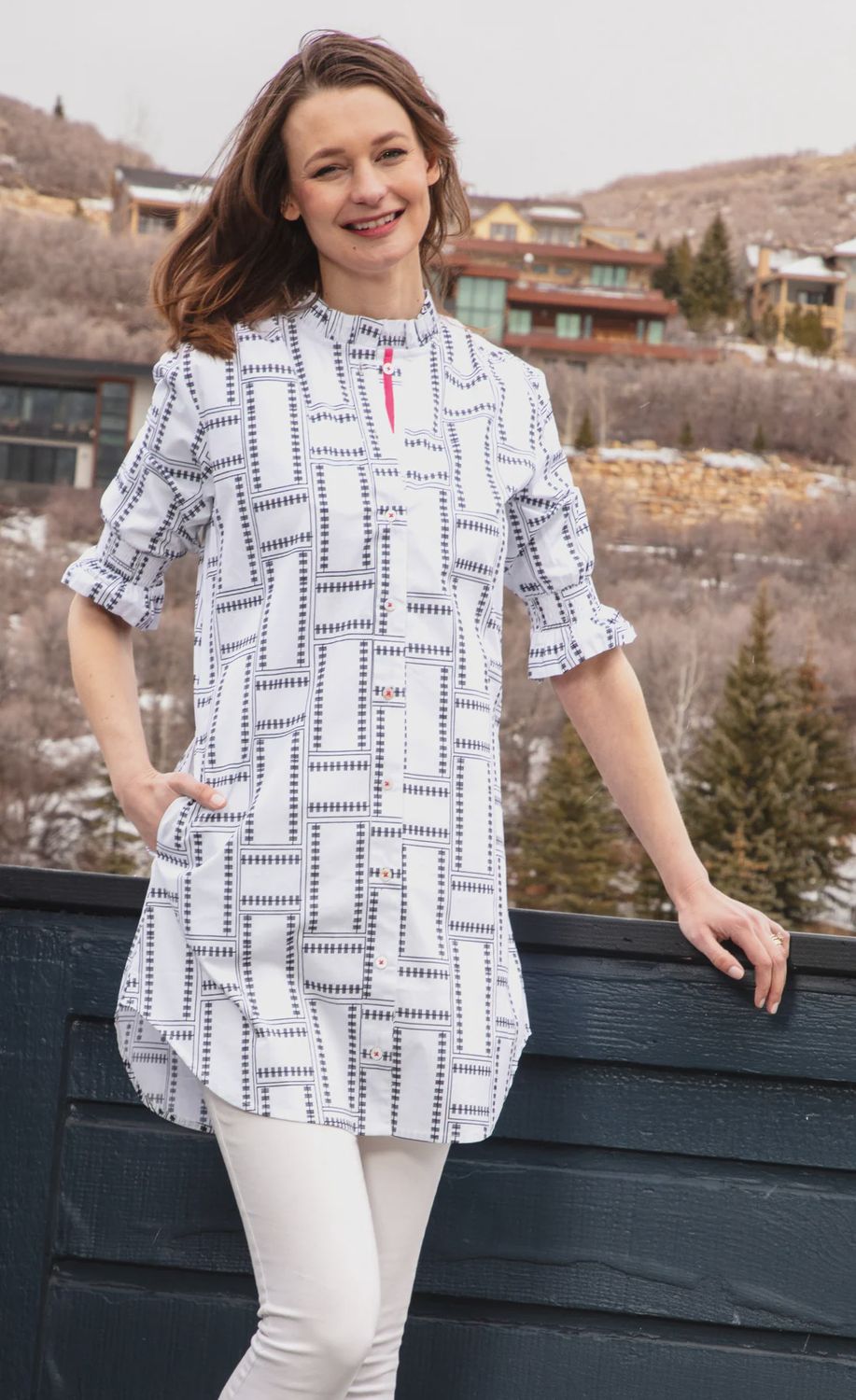 Tizzie Hampton Tunic (619-M727) White &amp; Black Geo Print