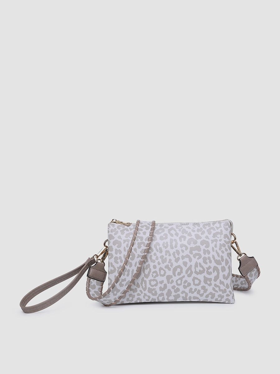 &quot;Izzy&quot; Medium Xbody Purse w/Guitar Strap - Cheetah Print