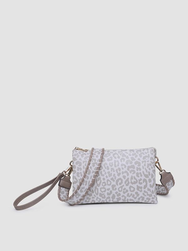 &quot;Izzy&quot; Medium Xbody Purse w/Guitar Strap - Cheetah Print