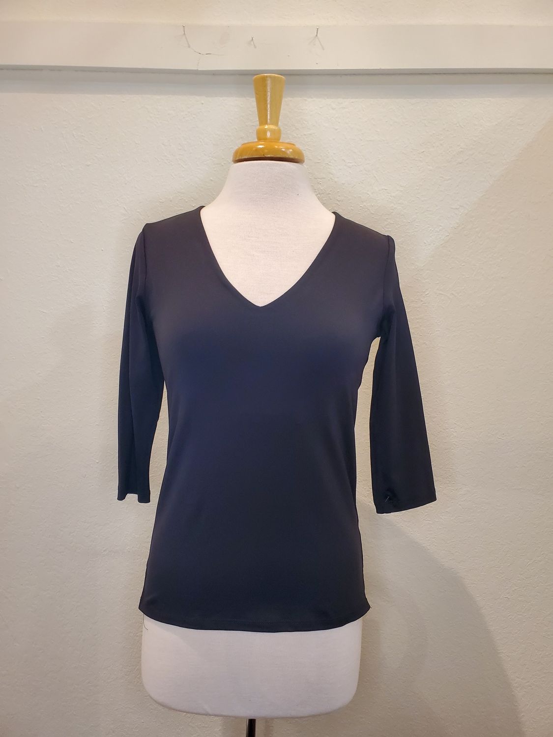 A'Nue 3/4 Sleeve V-Neck Top (AB050) Black