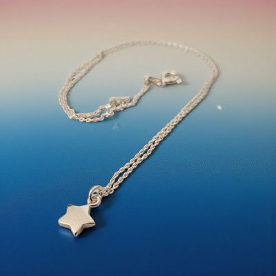 Srebrny naszyjnik z zawieszką - gwiazda