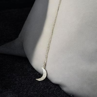 Srebrny naszyjnik z księżycem