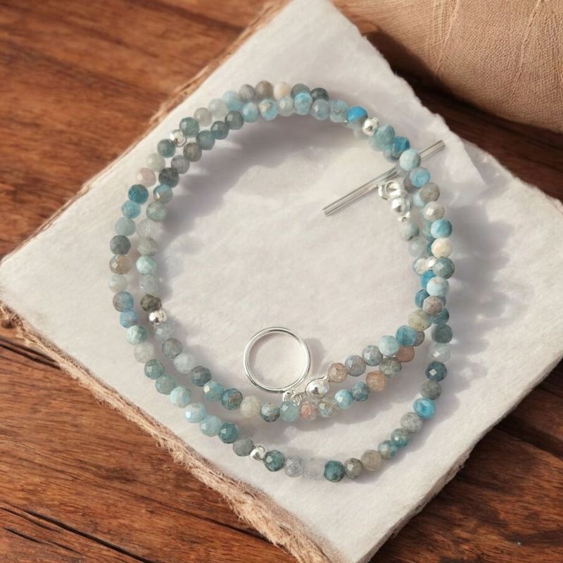 Srebrny naszyjnik z apatytem - kamień naturalny