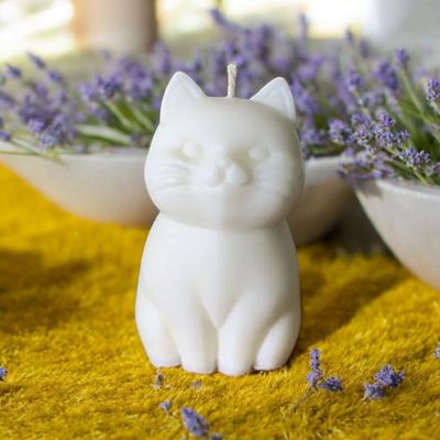 Biała świeca sojowa kotek