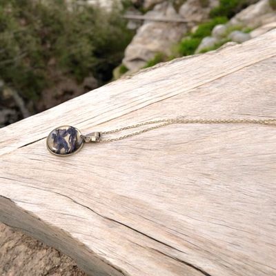 Naszyjnik chabrowy z żywicy