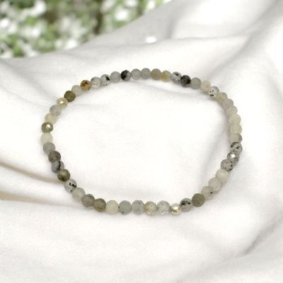 Bransoletka z labradorytem i srebrną kulką Bransoletka z labradorytem i srebrną kulką
