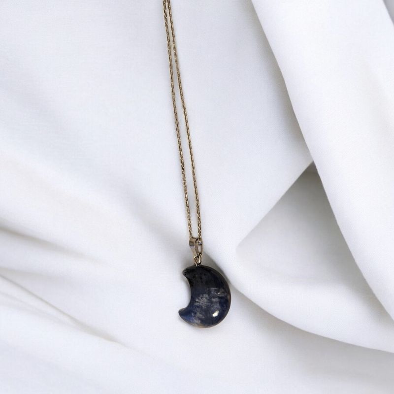 Naszyjnik księżyc z sodalitu