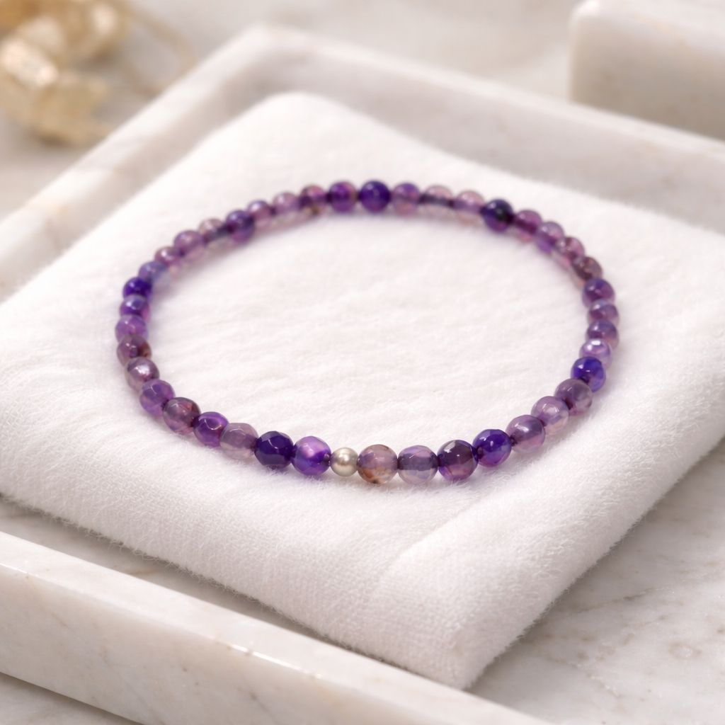 Fioletowa bransoletka z agatami i srebrnym oczkiem