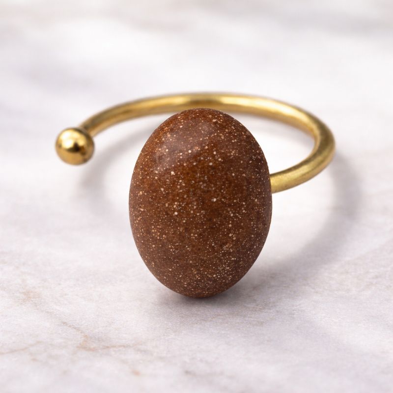 Regulowany pierścionek ze stali szlachetnej z piaskiem pustyni