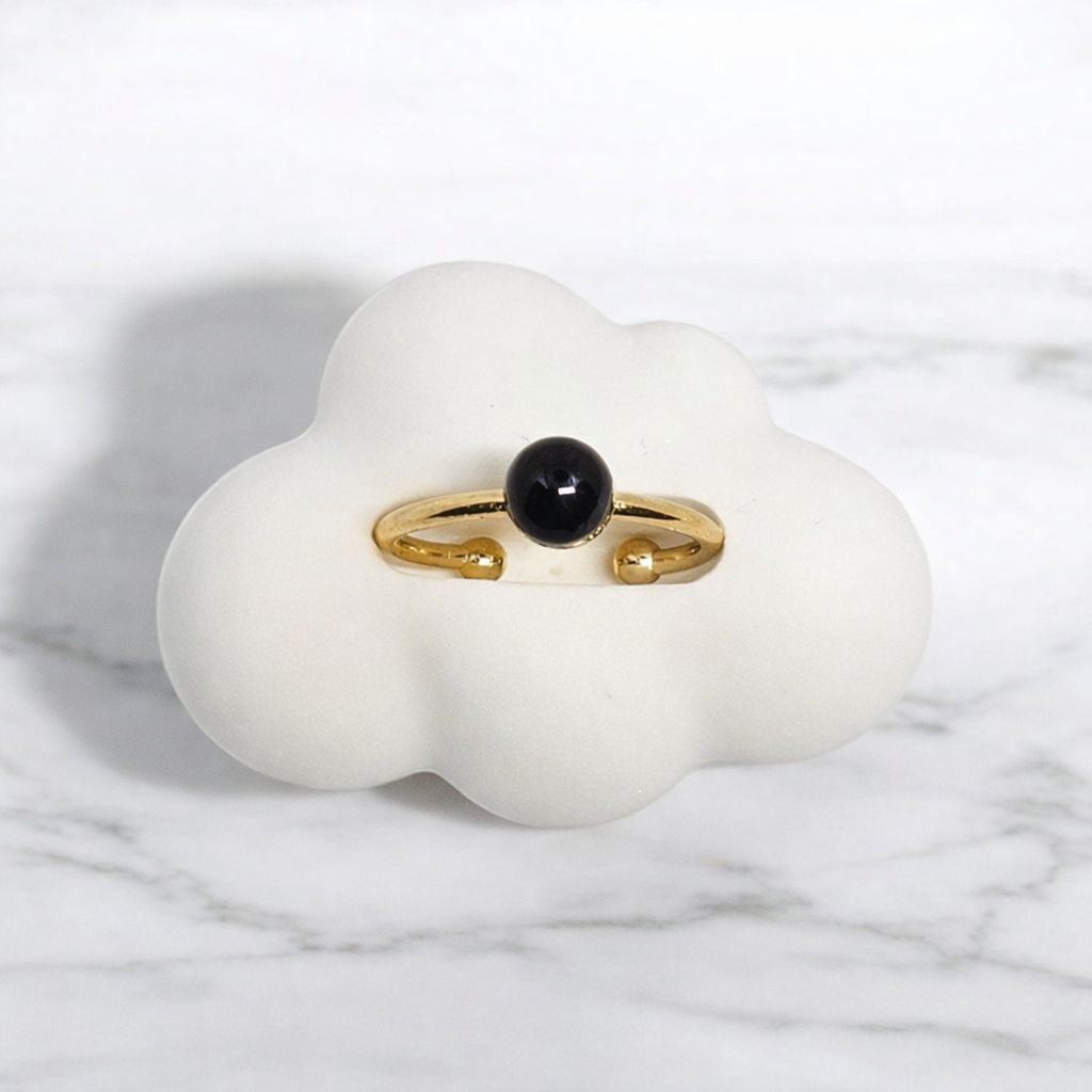 Pierścionek z czarnym onyksem