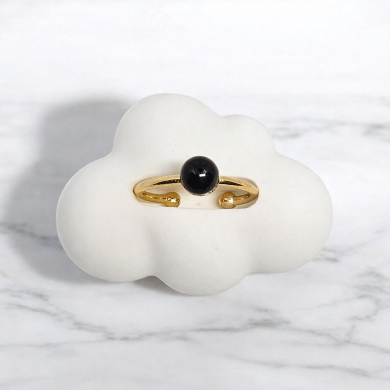 Pierścionek z czarnym onyksem