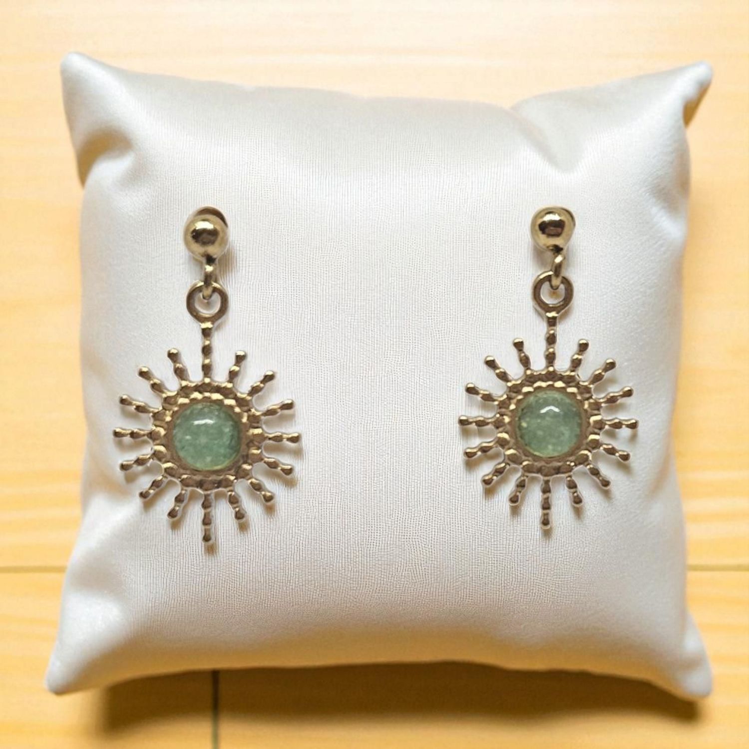 Kolczyki ze słońcami jadeitowymi