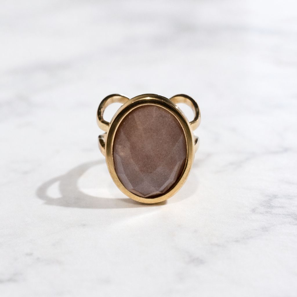 Pierścionek z kamieniem słonecznym