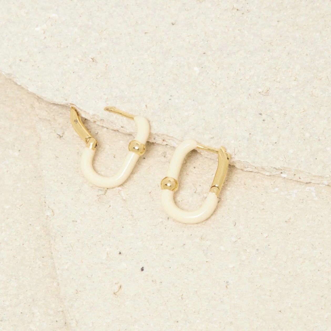 boucle d&#39;oreille Feeka mini georgy ecru