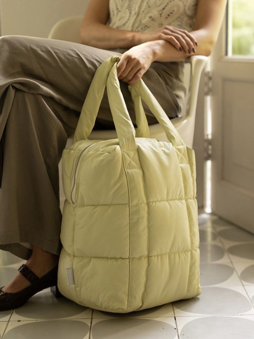 Sac Tinne+Mia close puffy happy hope