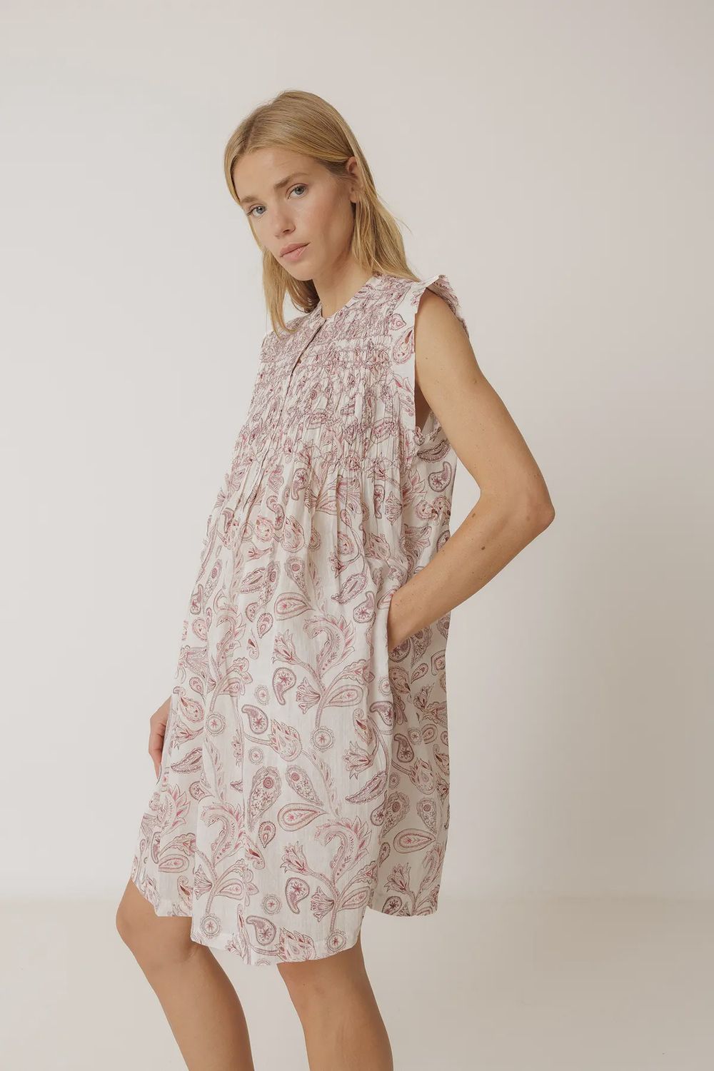 robe Indi and Cold courte motif lychee