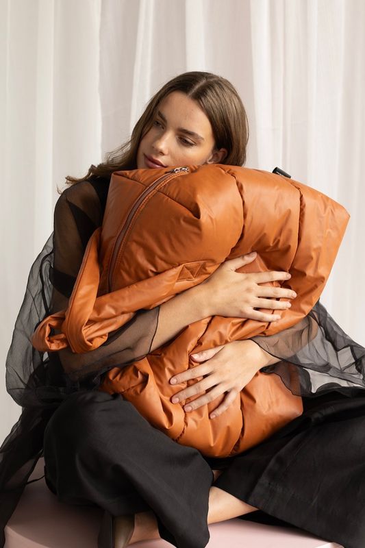 sac Tinnie+mia Camill big puffy adobe