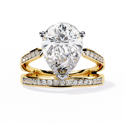 Pear Majesty Diamond Ring