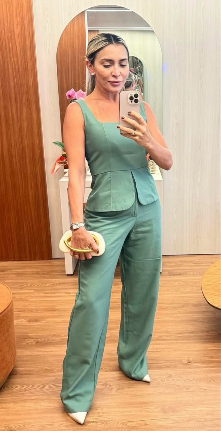 Mint Green Tailored Set – Modern Elegance