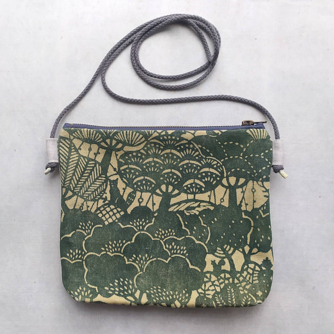 Estuche grande &quot;Bosque en tonos verdes&quot;