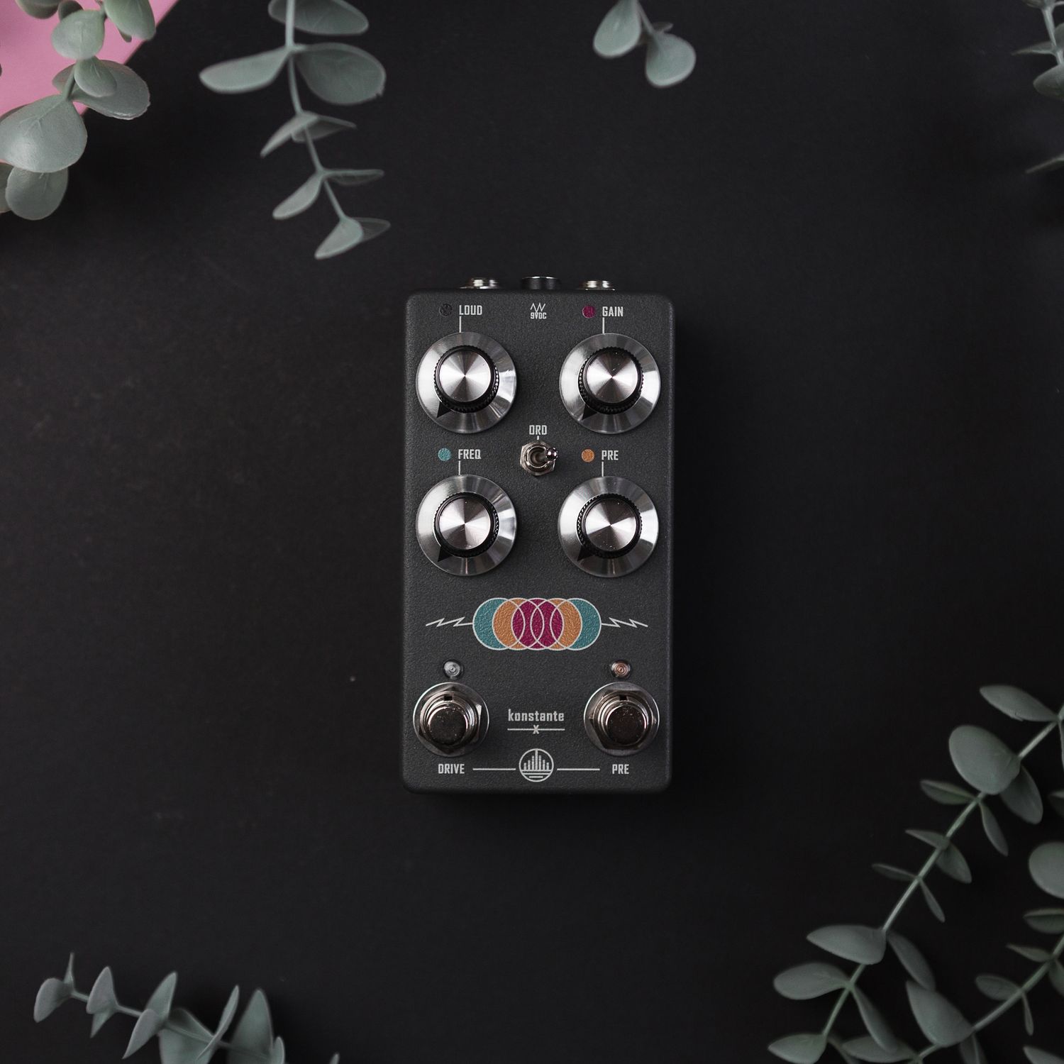 Konstante //  Videotape Grey Finish