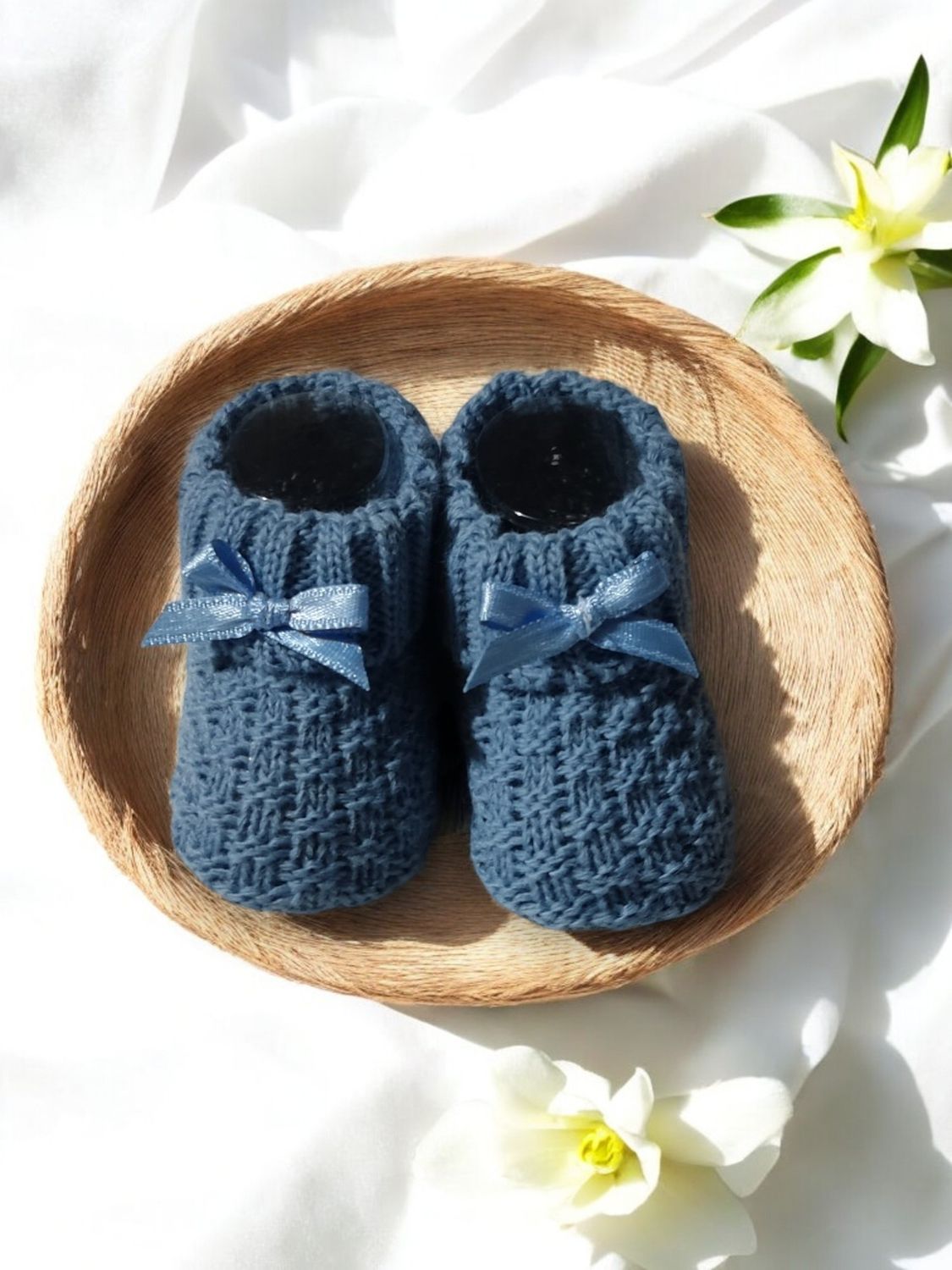 Baby slings with bows