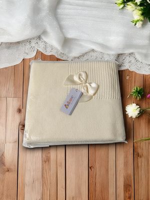 Baby Blanket with Bow - Softness and Style