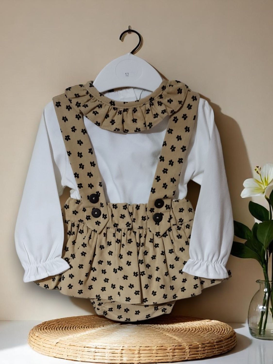 ​Conjunto 2 Peças para Bebé Menina – Saia com Suspensórios e Blusa