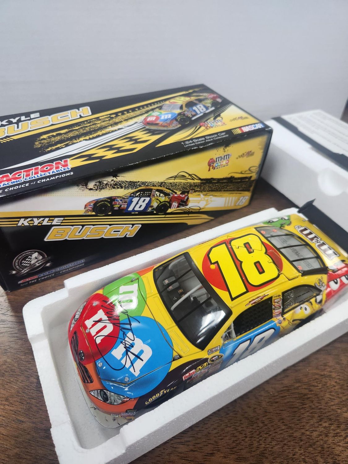 Kyle Busch Autographed 2009 M&amp;M's 1:24 diecast car