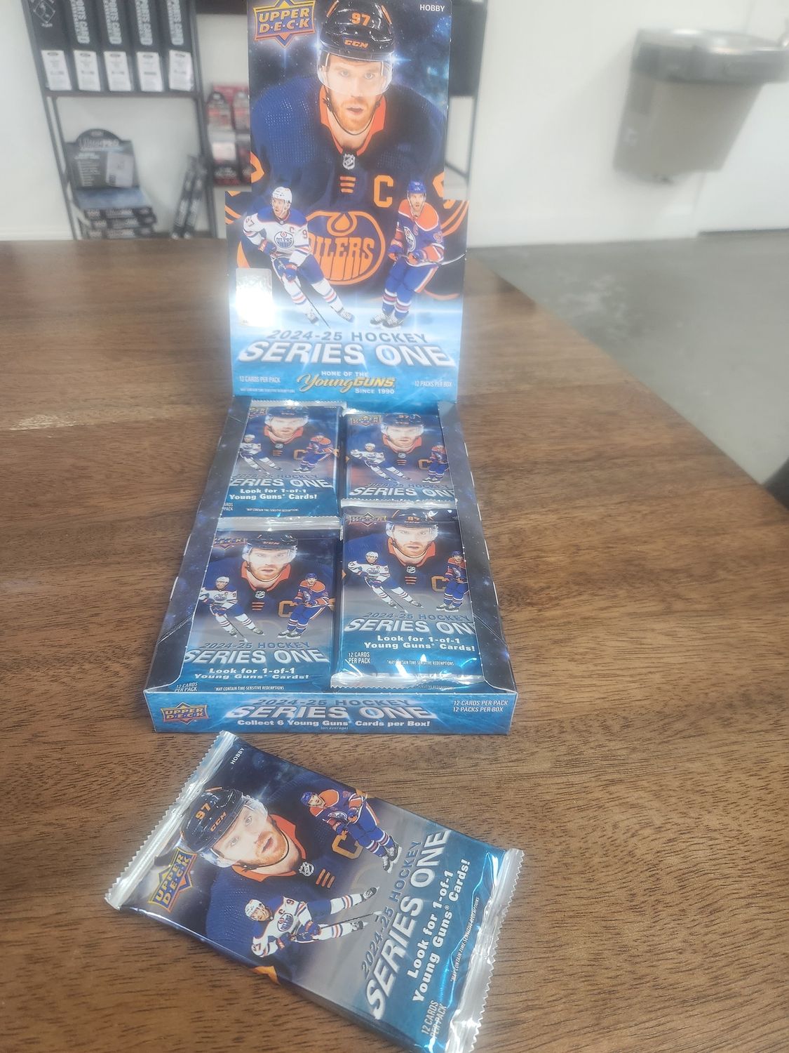 PACK: 2024-25 Upperdeck Series One Hockey Hobby Pack