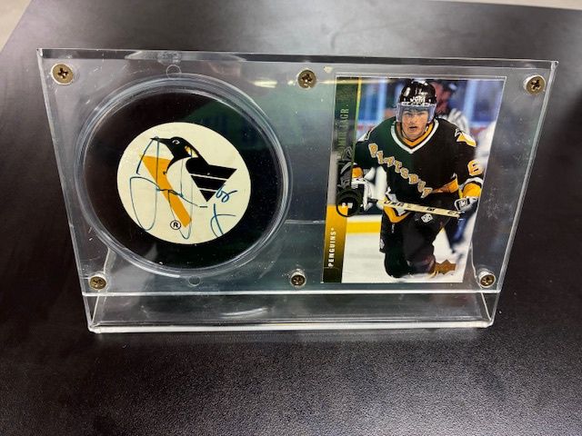 Jaromír Jágr autographed ice hockey puck Penguins