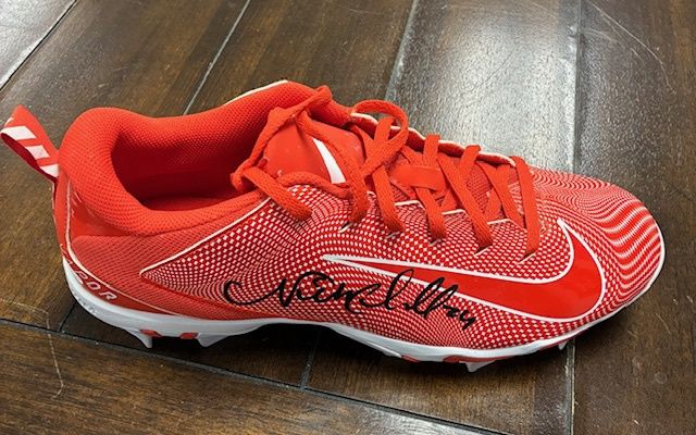 Nick Chubb Signed Cleat with COA from Beckett